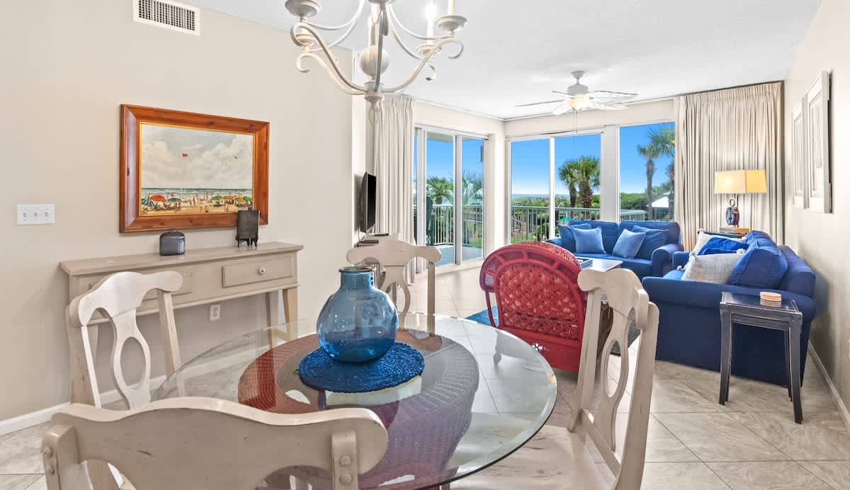 The Crescent 105 | Photo 6