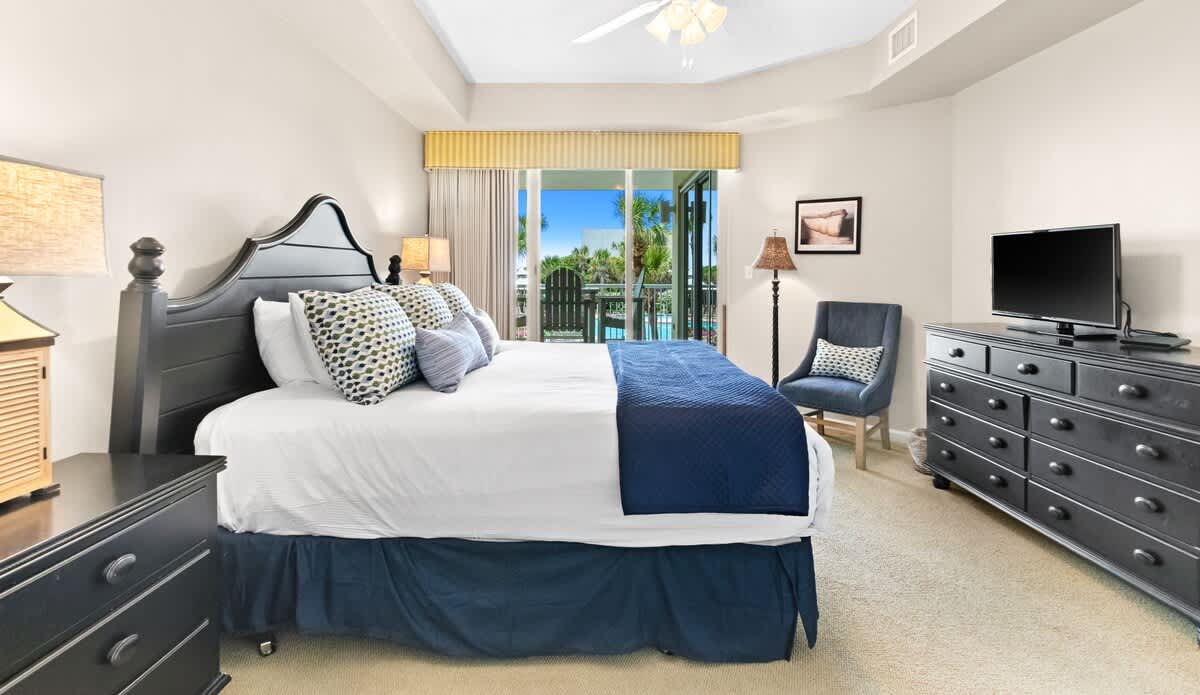 The Crescent 105 | Photo 12