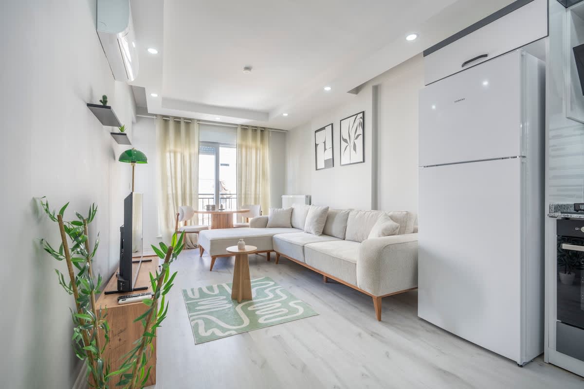Boho Style Flat with Free WiFi Near Kaleici & AVM