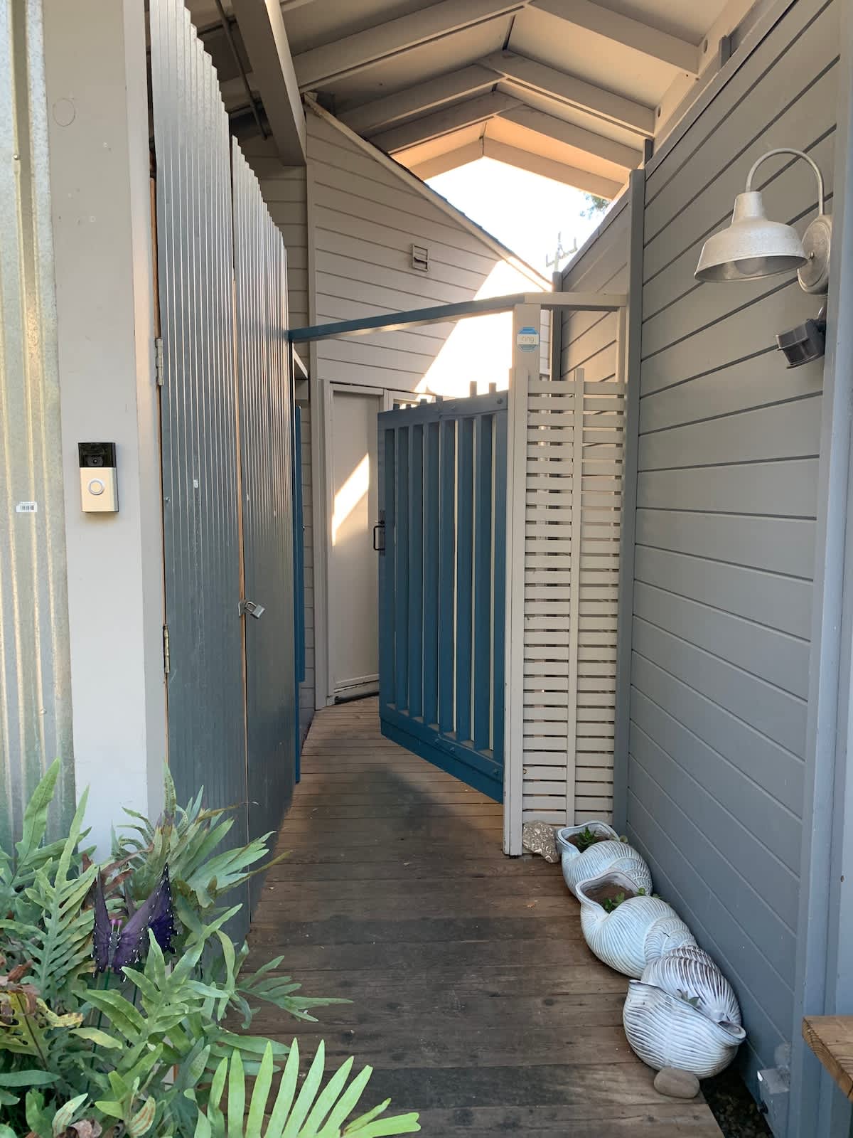 Welcome to your coastal bungalow escape. Whether you’re here for romance, family fun, or a workcation retreat, this charming Aptos hideaway sets the tone for relaxation.