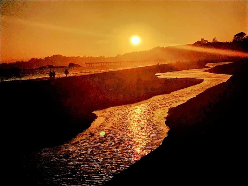 Unforgettable sunsets over the Santa Cruz coastline—just steps from your stay. Perfect for evening walks, beach photos, or relaxing after a day exploring Capitola and the Monterey Bay.