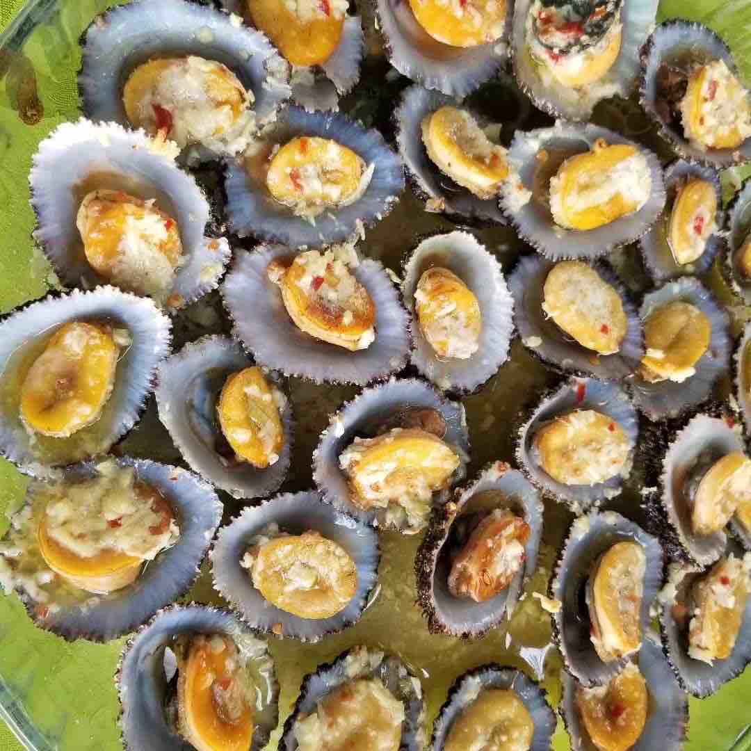 Lapas! A very typical seafood on the island.
Limpets in English