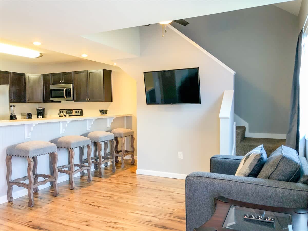 5218 Beach Dr B - Cozy Home - Steps From The Gulf! — Panama City, FL — vacation rental