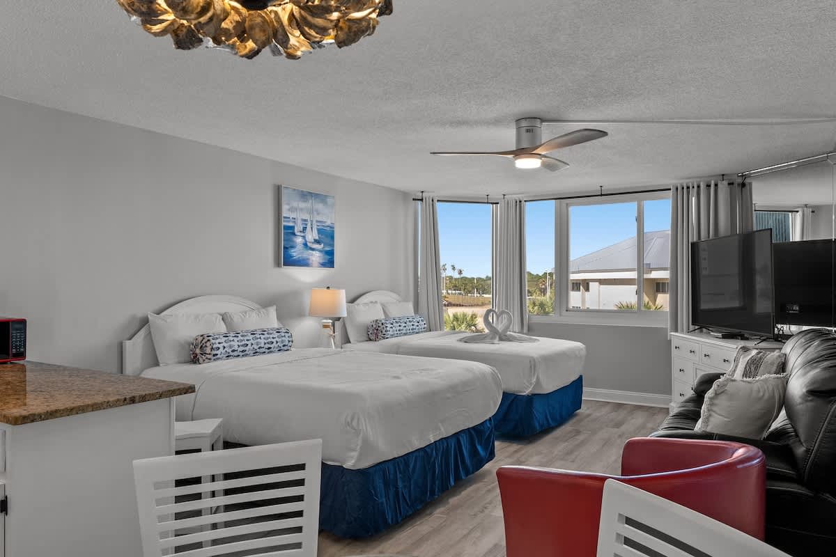 Top Of The Gulf 306 - Studio with Beach Service — Panama City Beach, FL — vacation rental