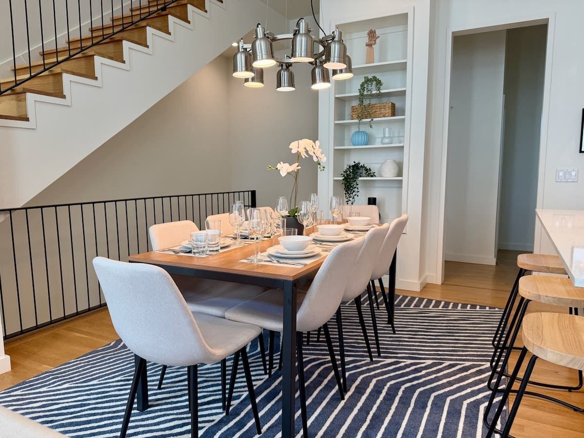 New Lux Townhome off Magnolia, Rooftop Patio