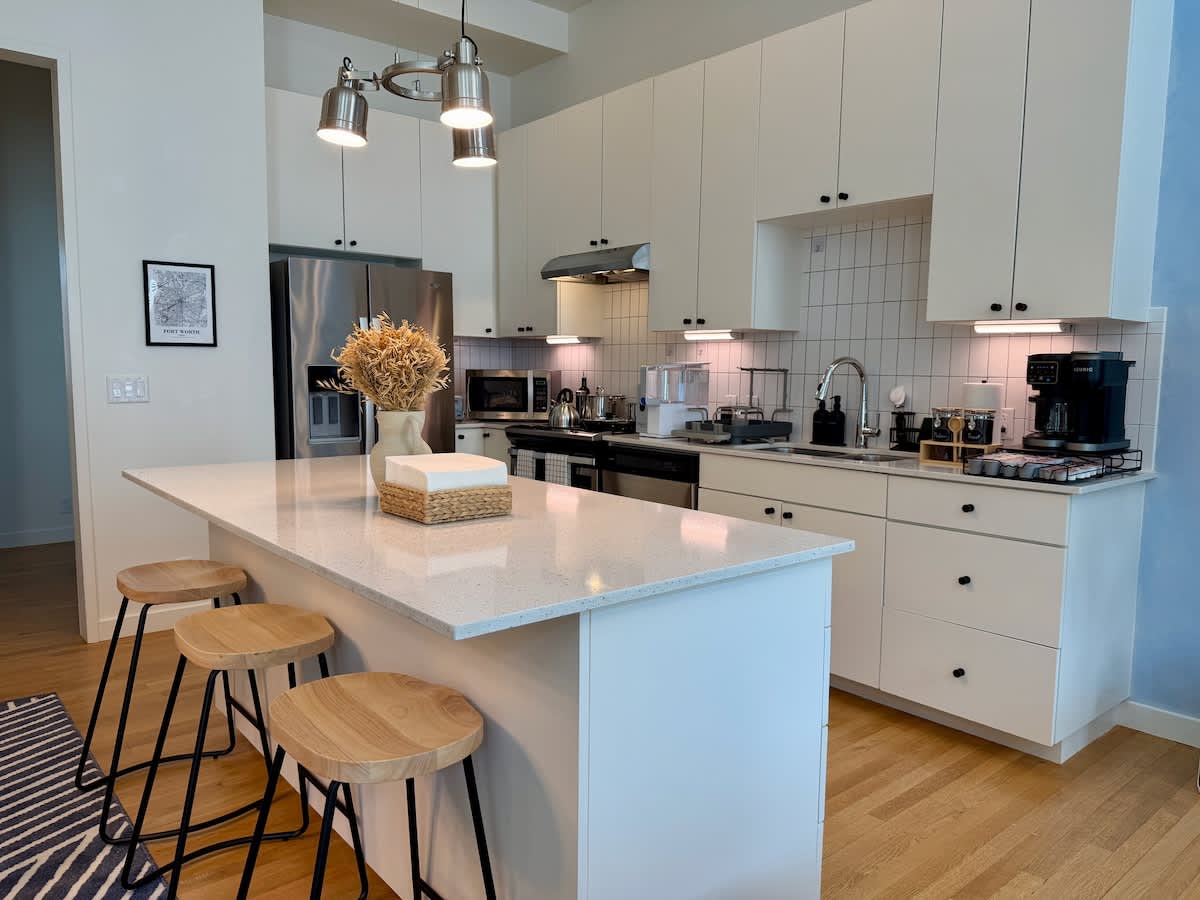 New Lux Townhome off Magnolia, Rooftop Patio
