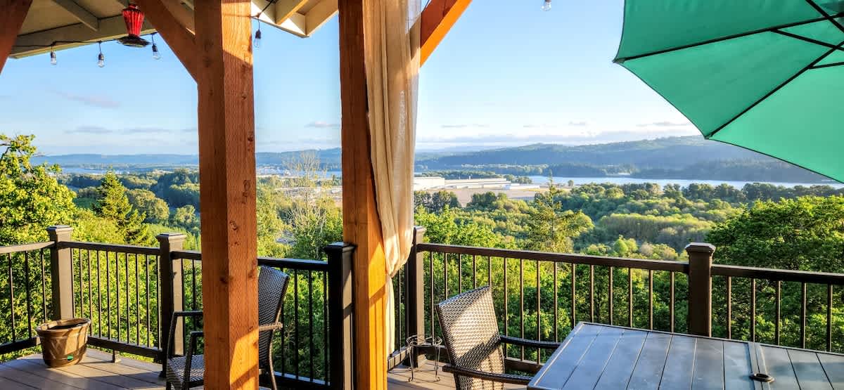 Framed by Nature - Picture Windows with River Views — Kelso, WA — vacation rental