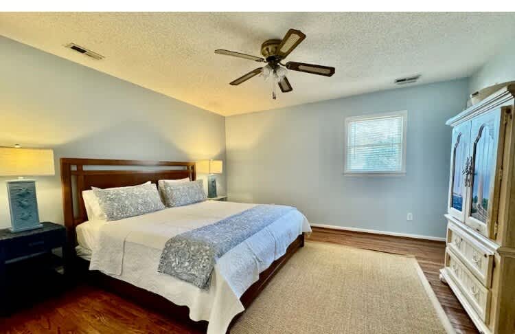 NE 38th Street Dog Friendly Star Spangled Manor | Photo 6