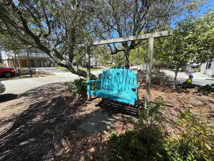 NE 38th Street Dog Friendly Star Spangled Manor | Photo 36