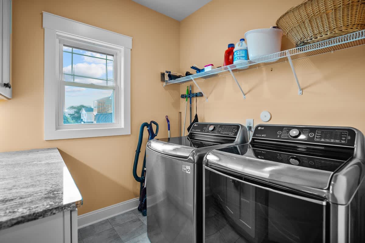 Moms Beach House family retreat two kitchens | Photo 29