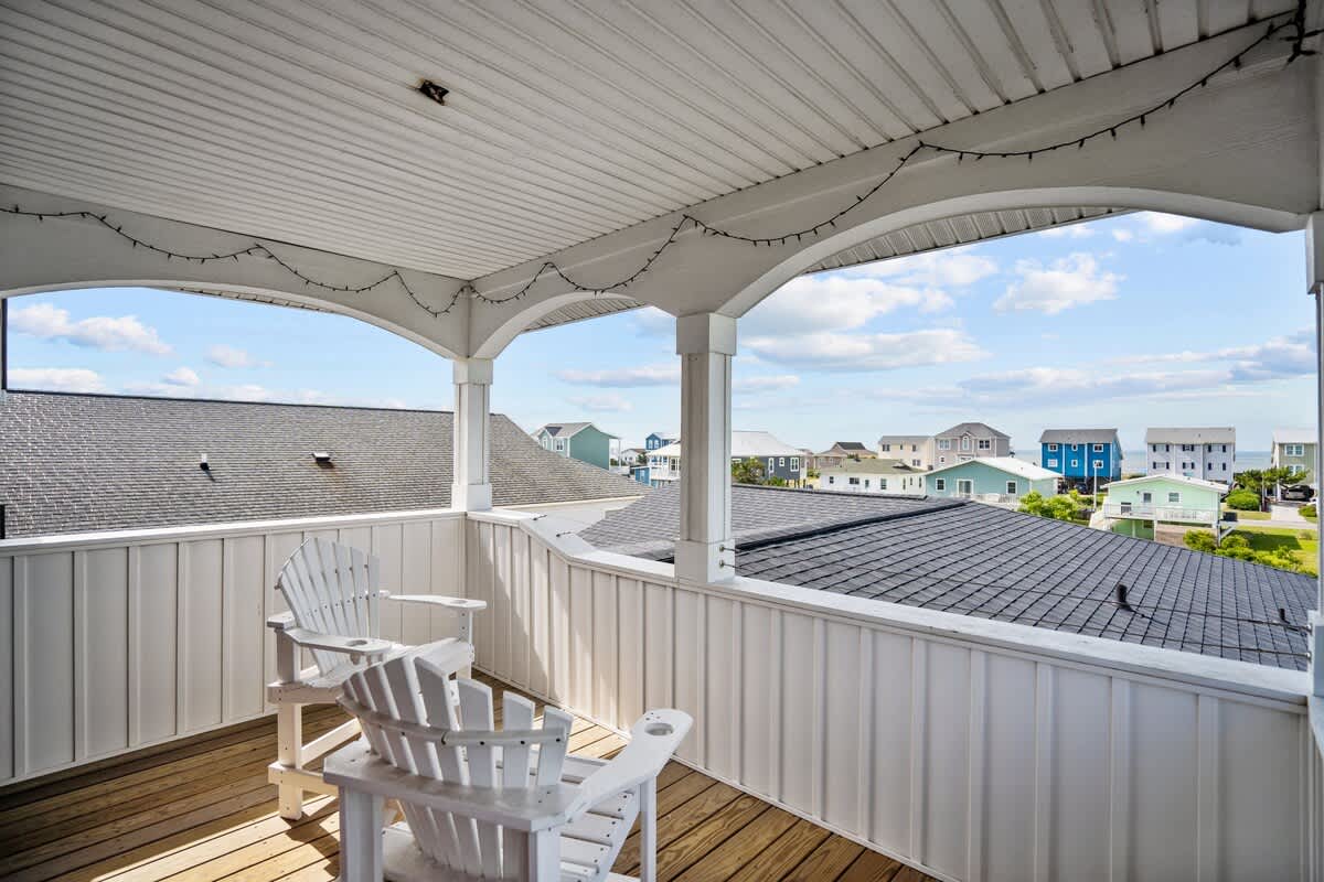 Moms Beach House family retreat two kitchens | Photo 38