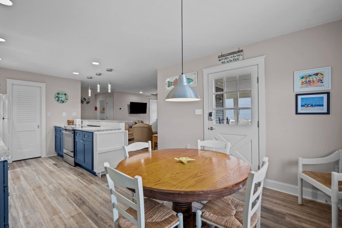 Moms Beach House family retreat two kitchens | Photo 68