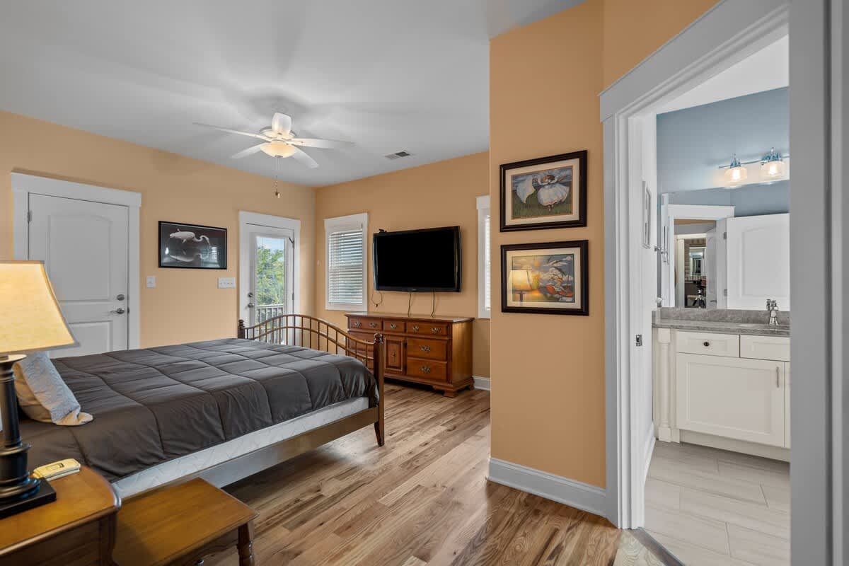 Moms Beach House family retreat two kitchens | Photo 22