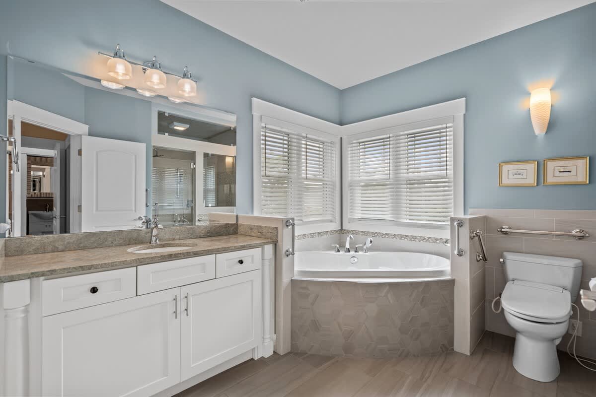 Moms Beach House family retreat two kitchens | Photo 26