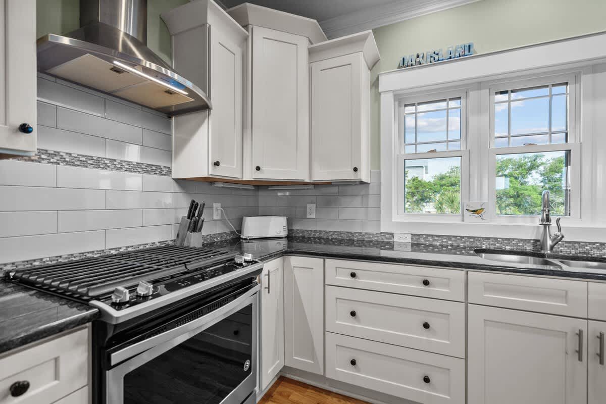 Moms Beach House family retreat two kitchens | Photo 17