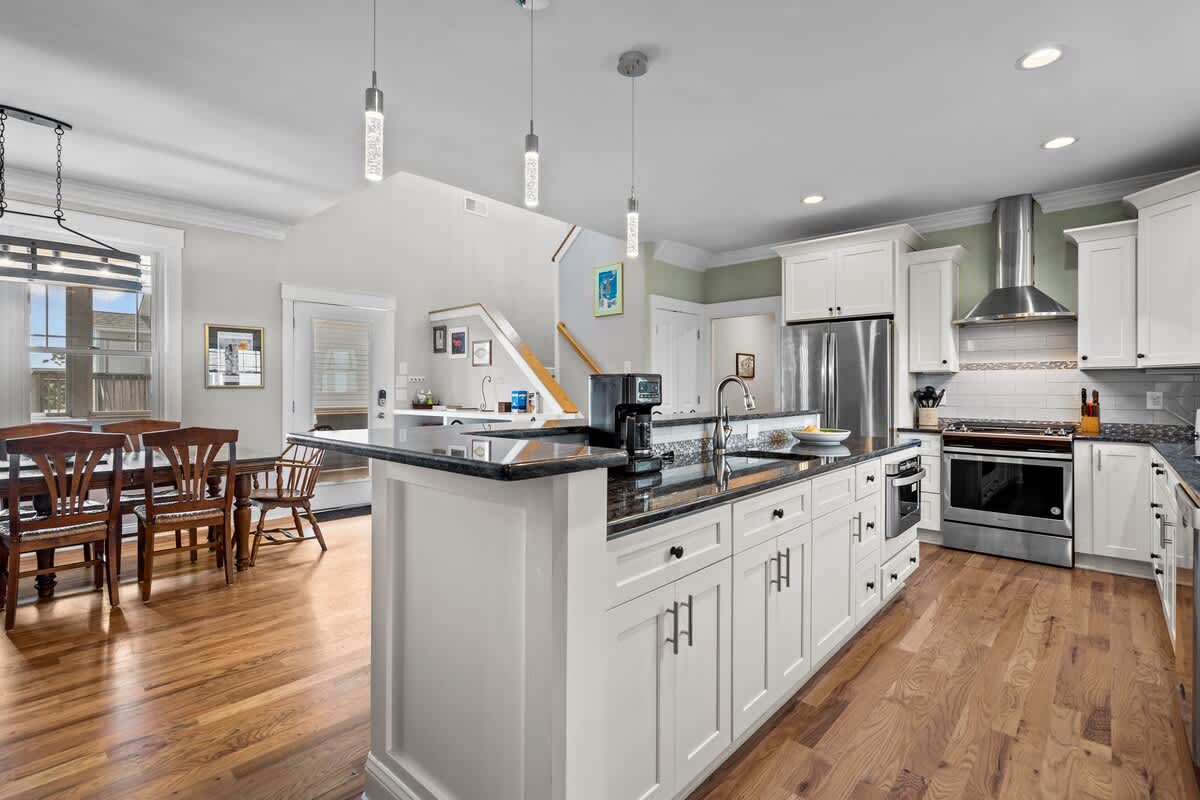 Moms Beach House family retreat two kitchens | Photo 18