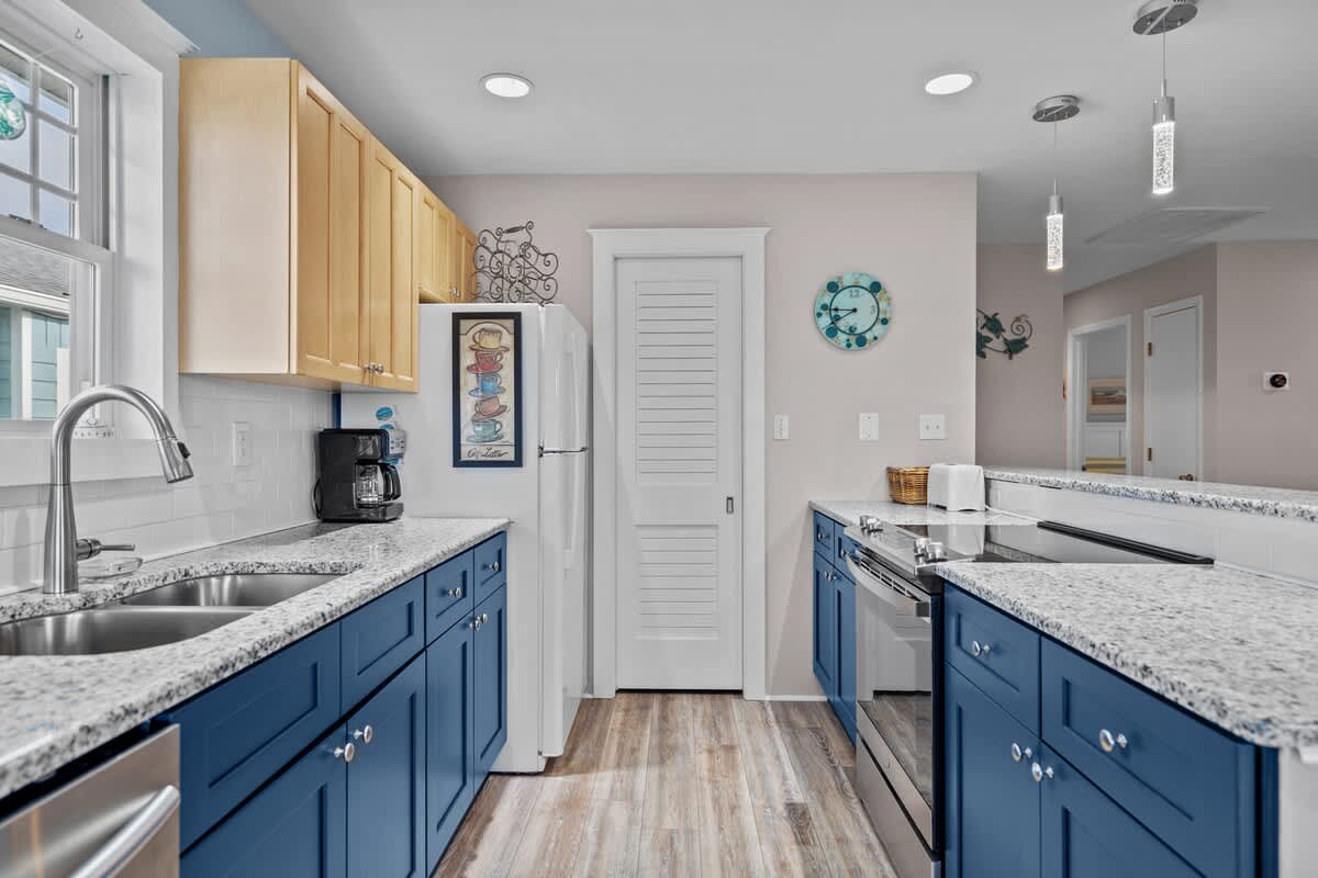 Moms Beach House family retreat two kitchens | Photo 59