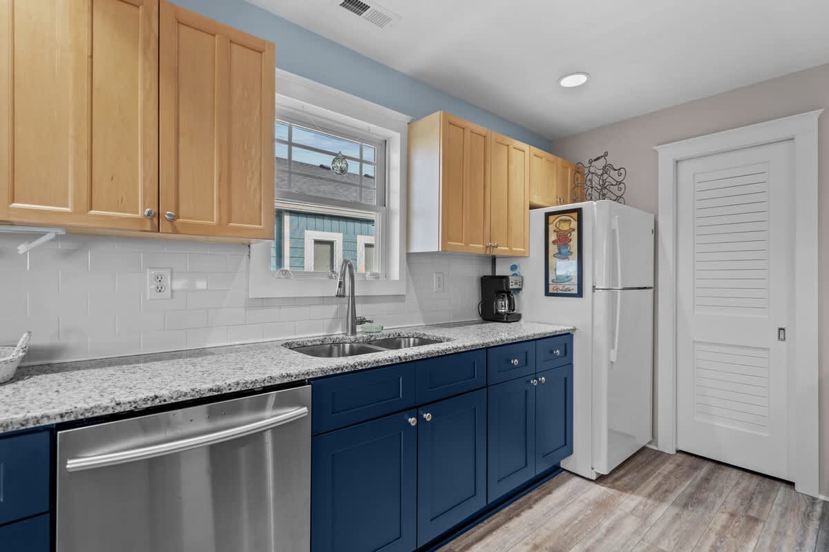 Moms Beach House family retreat two kitchens | Photo 61