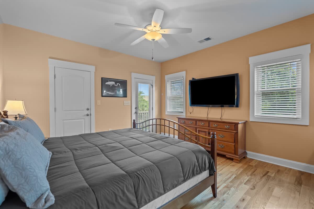 Moms Beach House family retreat two kitchens | Photo 21