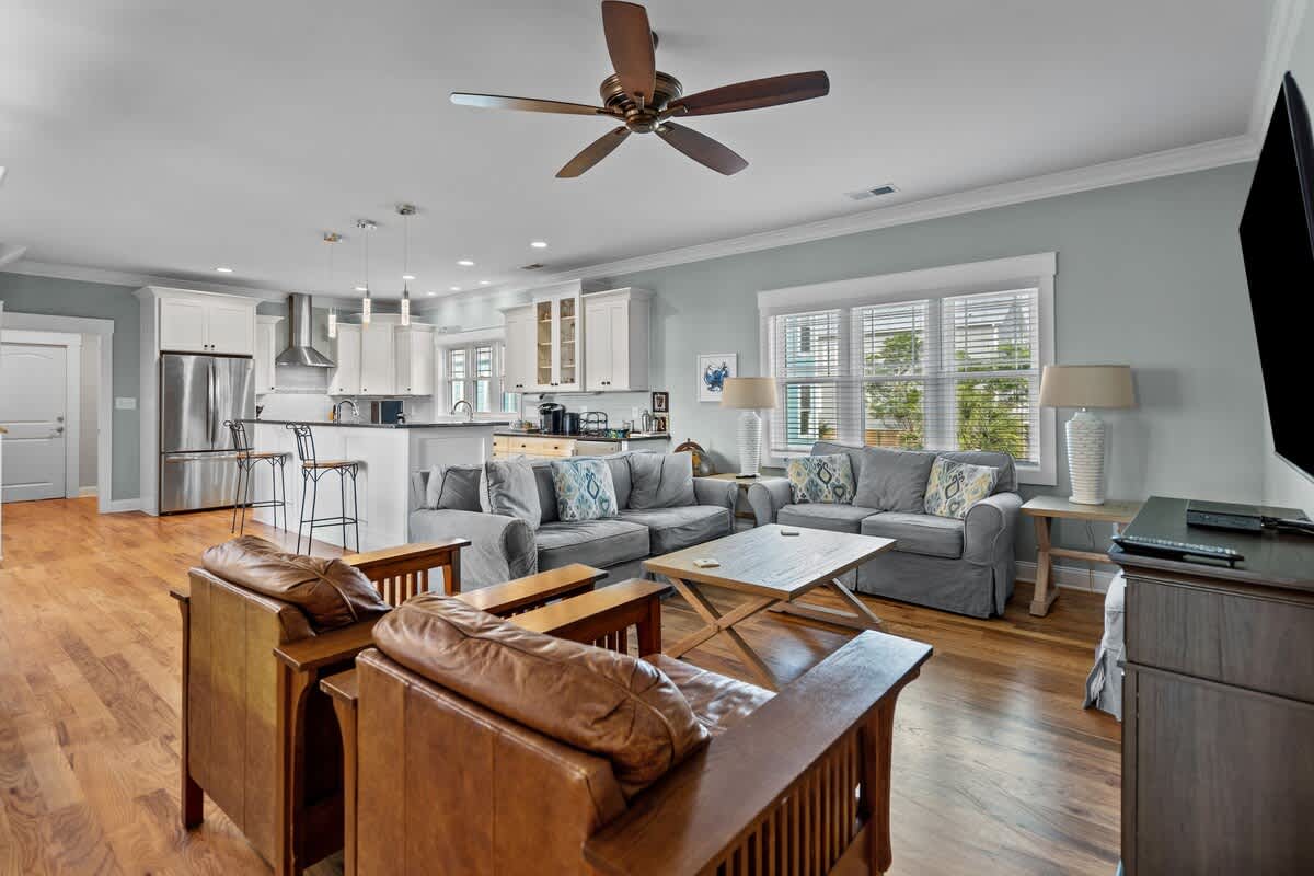 Moms Beach House family retreat two kitchens | Photo 4