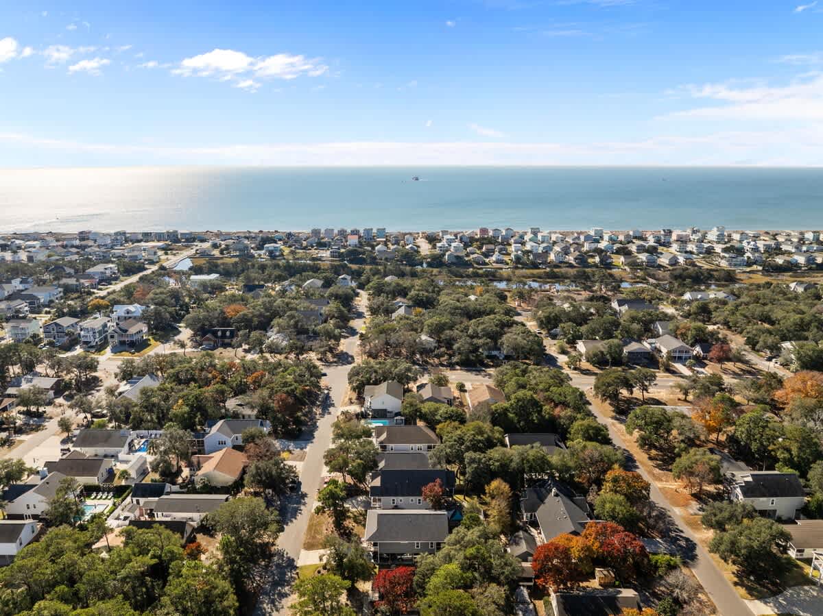 Great Location with Private Pool and inviting outdoor space The Marlin Club | Photo 8