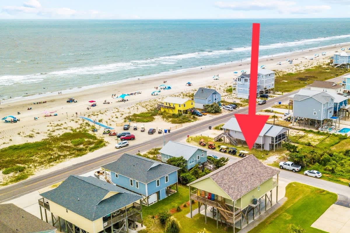 Toes in the Sand Ocean Views Steps from Beach