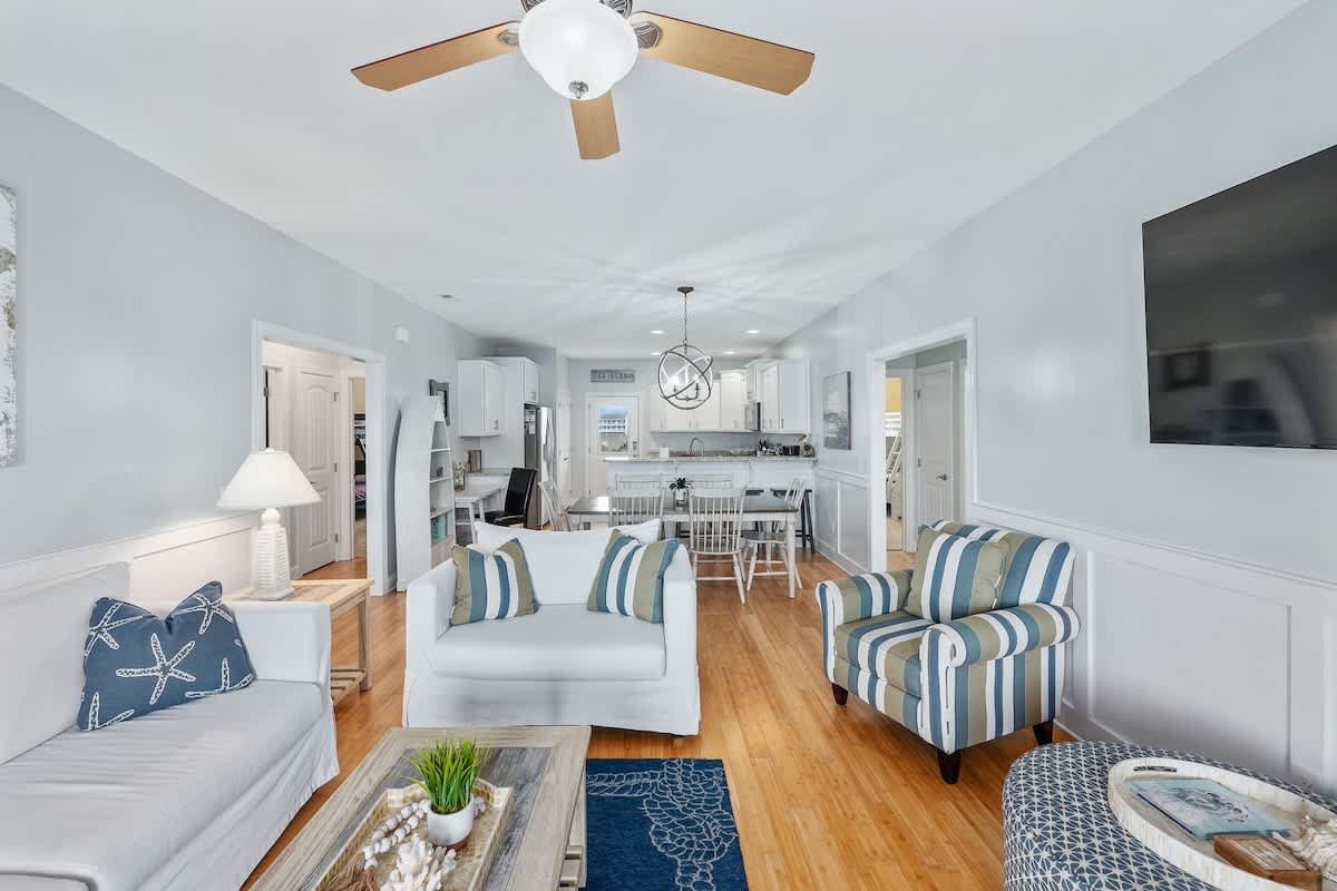 Sink into comfortable seating with an evening movie or a great book after a long day exploring.