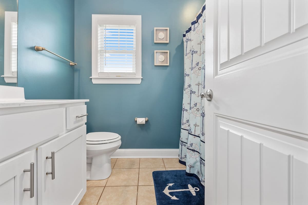 Bathroom 2 - Full Tub/Shower