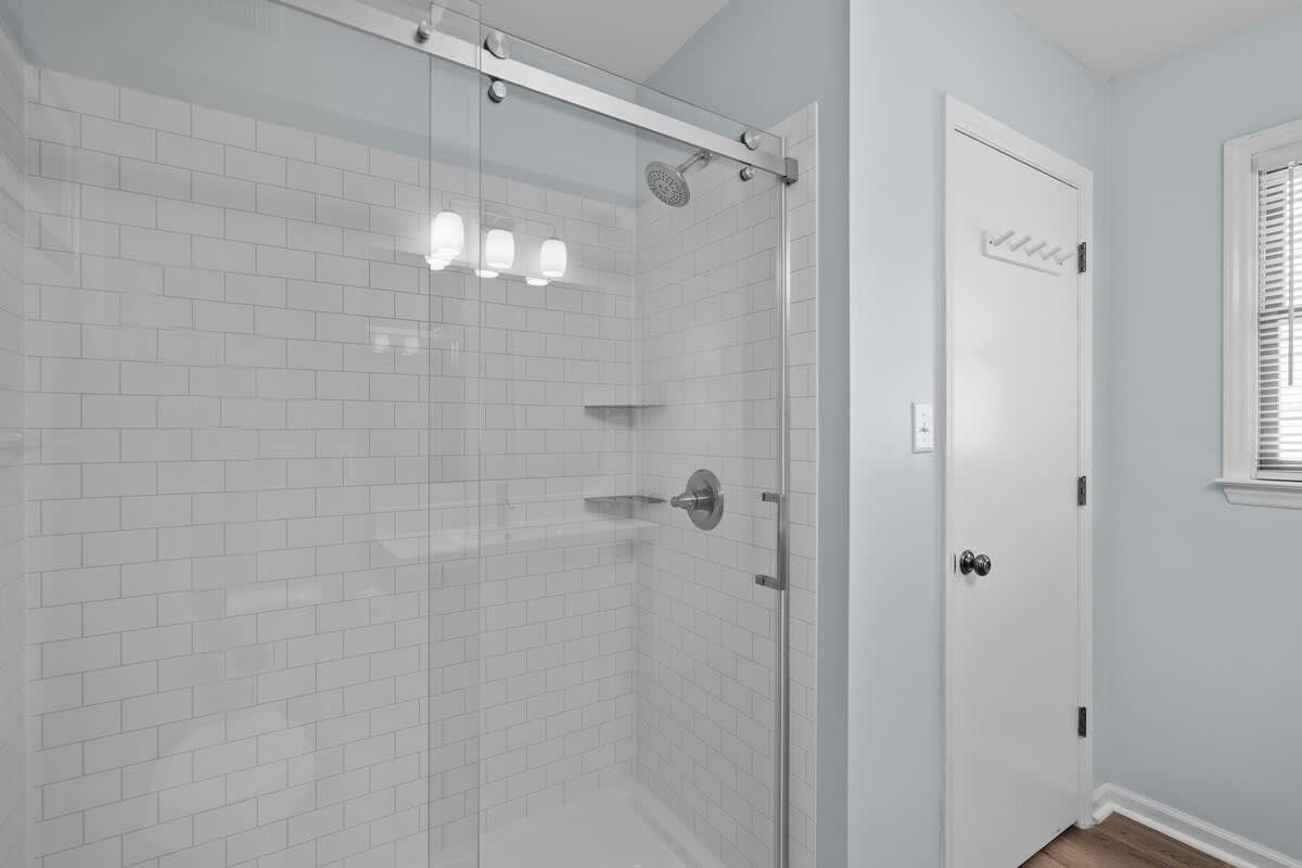 Newly remodeled (2023) primary bathroom shower.