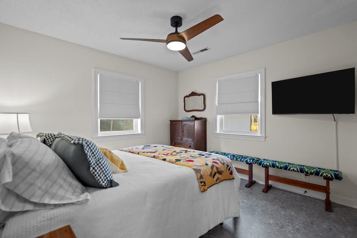 Live Large in Great Location at The Sand Lot | Photo 8