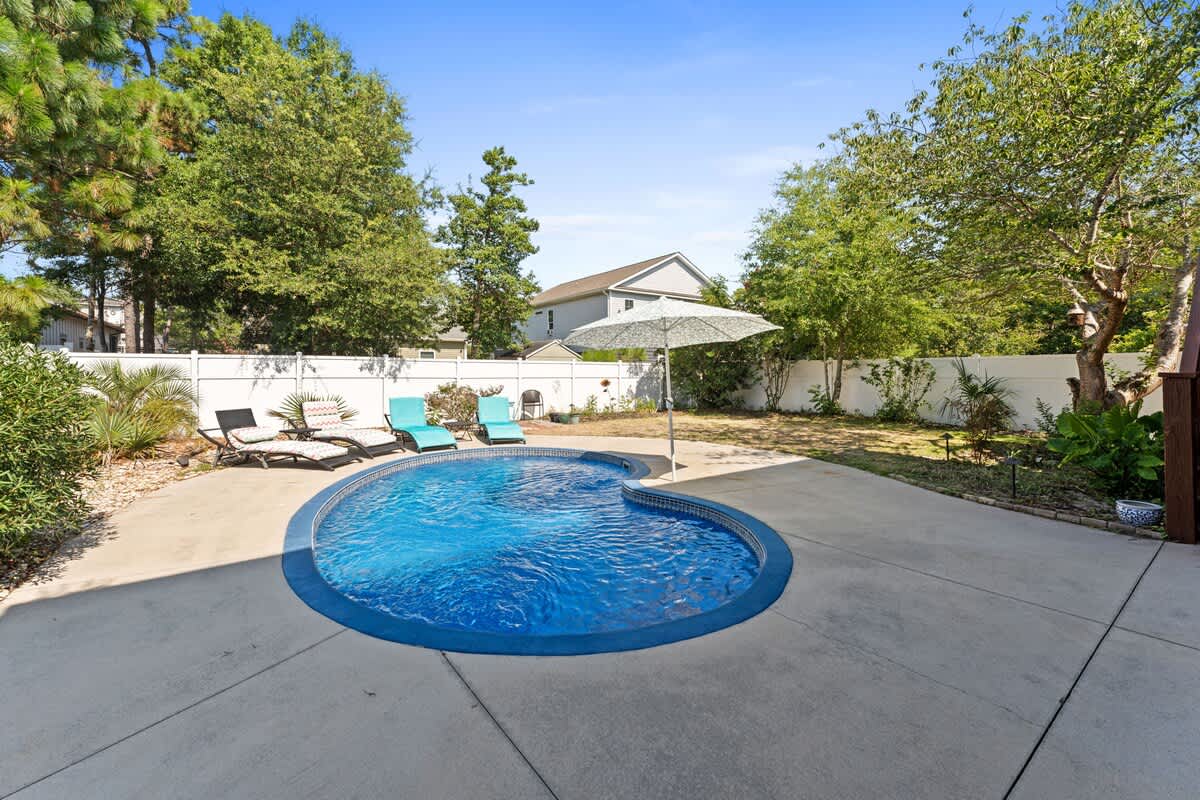 3 Little Birds Beach Pool | Photo 23