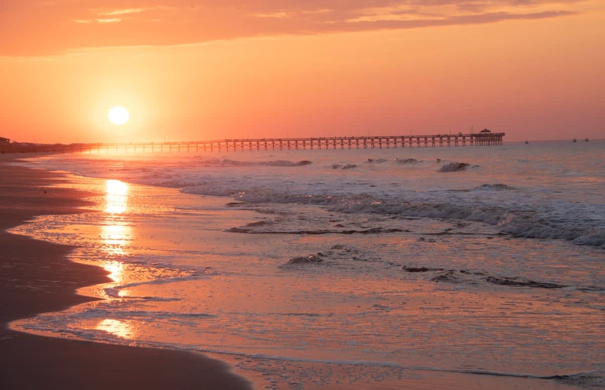 3 minute walk to beach 