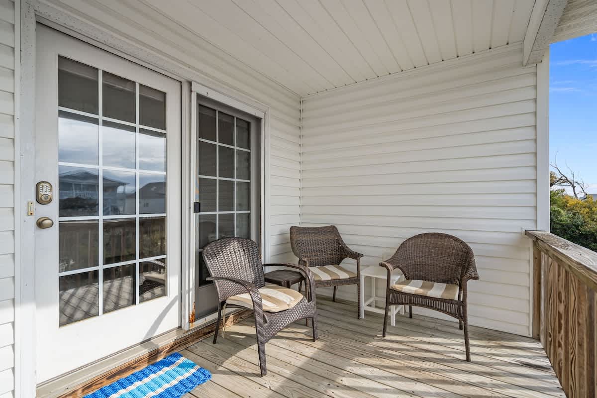 Front porch seating area 