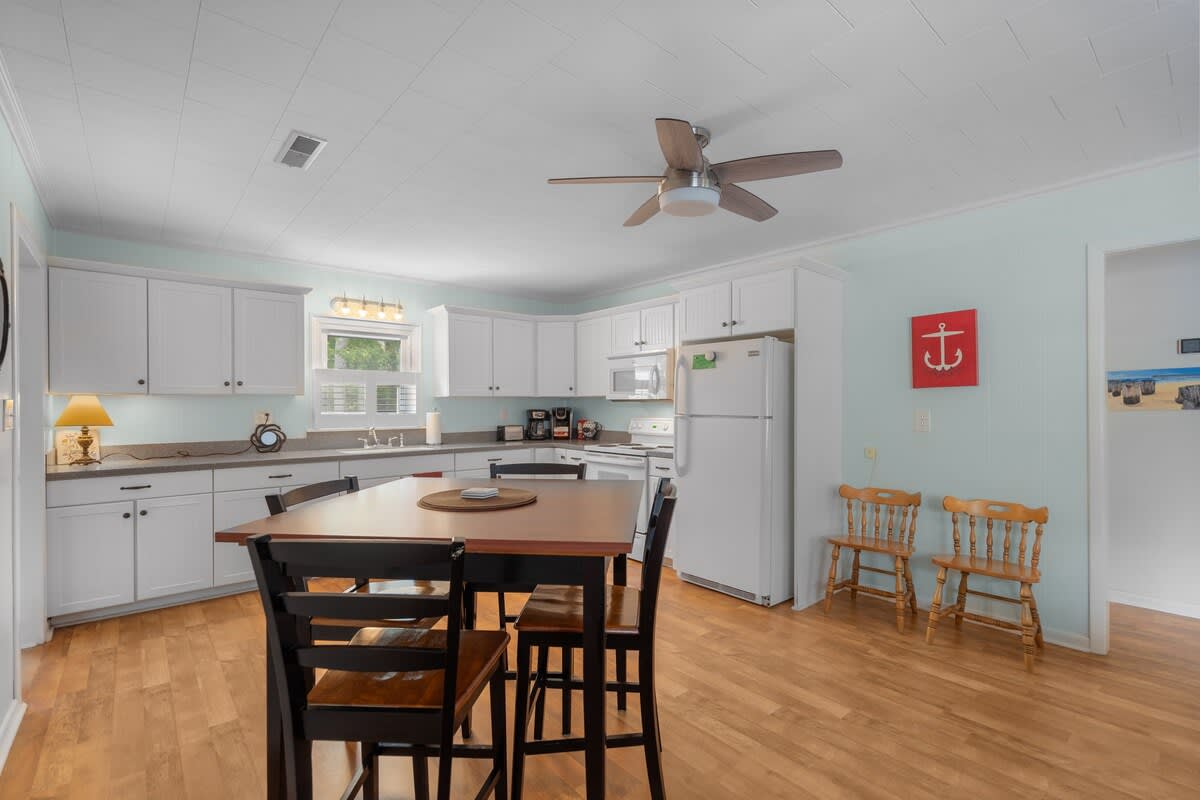 Beach Ya To IT A Short Walk to The Beach | Photo 9