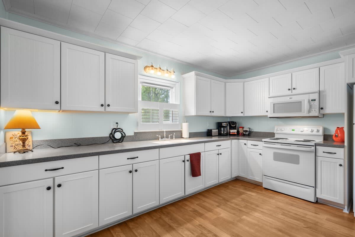 Beach Ya To IT A Short Walk to The Beach | Photo 31