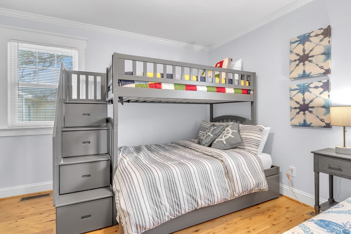 OHANA House OKI 3BR 2BA steps to the beach | Photo 14