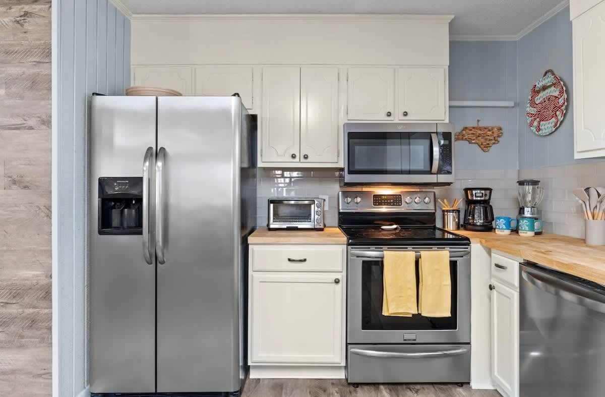 Family Beach Retreat Dog Friendly Steps to Sand | Photo 13