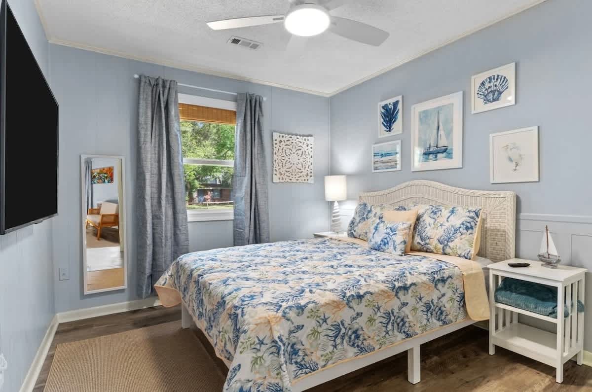 Family Beach Retreat Dog Friendly Steps to Sand | Photo 5