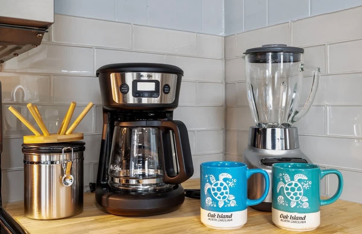 Family Beach Retreat Dog Friendly Steps to Sand | Photo 14