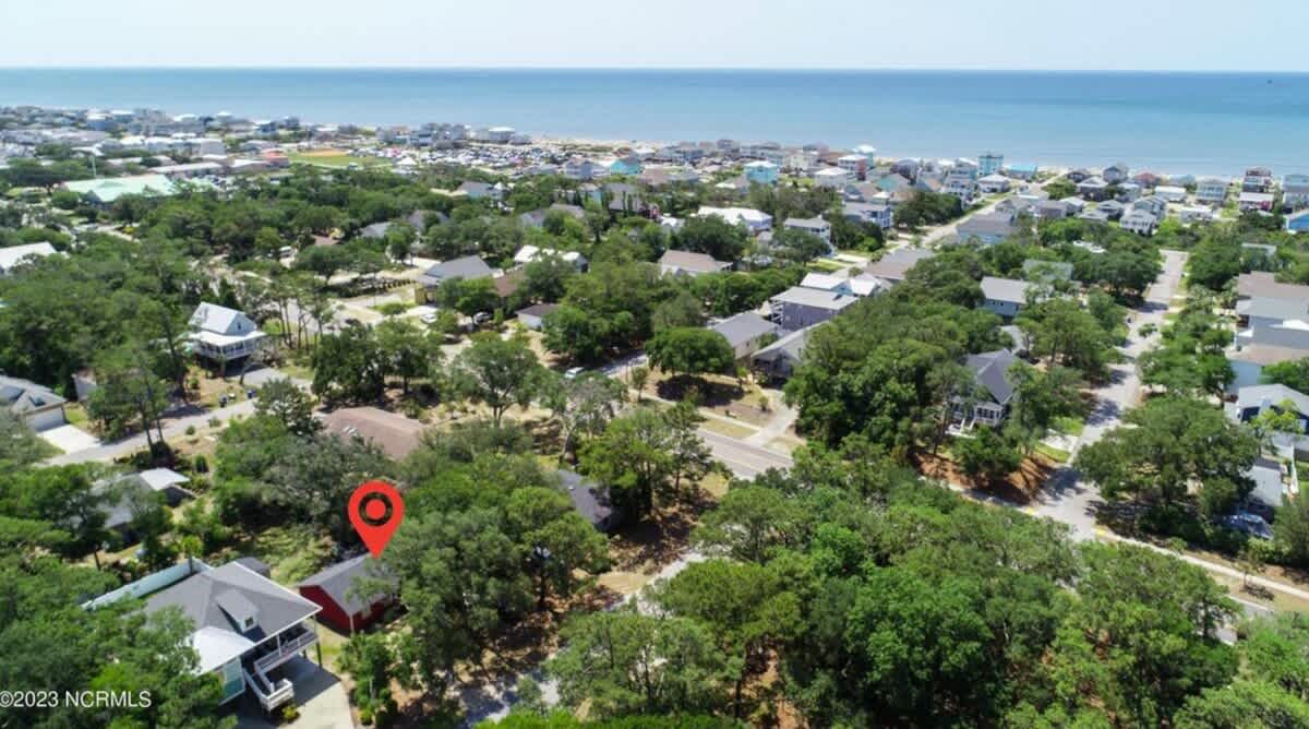 Family Beach Retreat Dog Friendly Steps to Sand | Photo 22