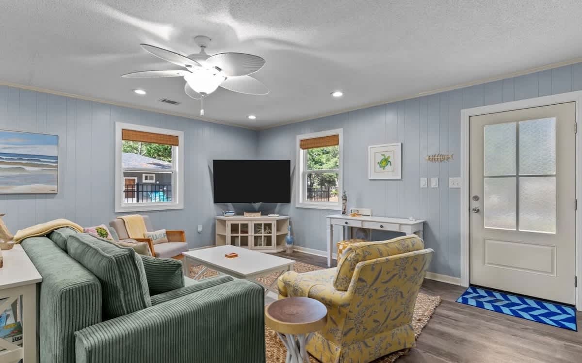 Family Beach Retreat Dog Friendly Steps to Sand | Photo 8