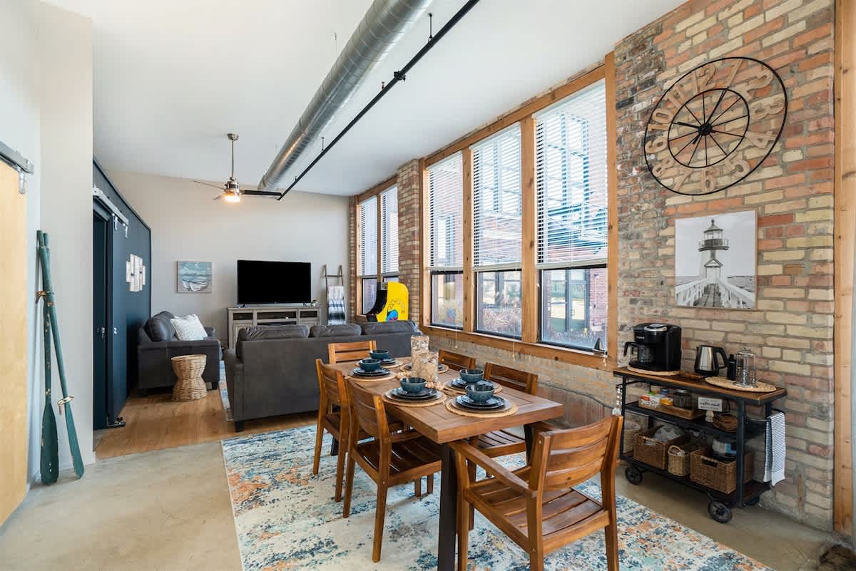 The Shoreline Vibe at Central Lofts