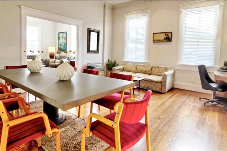 spacious and perfect for families! walk to beach! - Picture 36