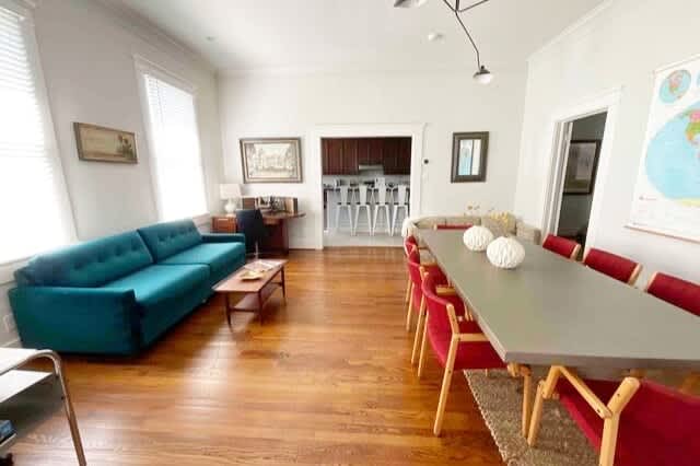 spacious and perfect for families! walk to beach! - Picture 4