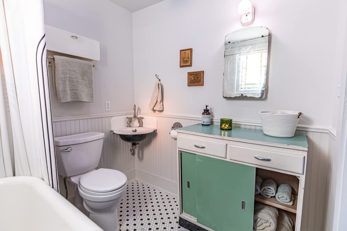 Silk Stocking District historical mid-century home - Picture 20