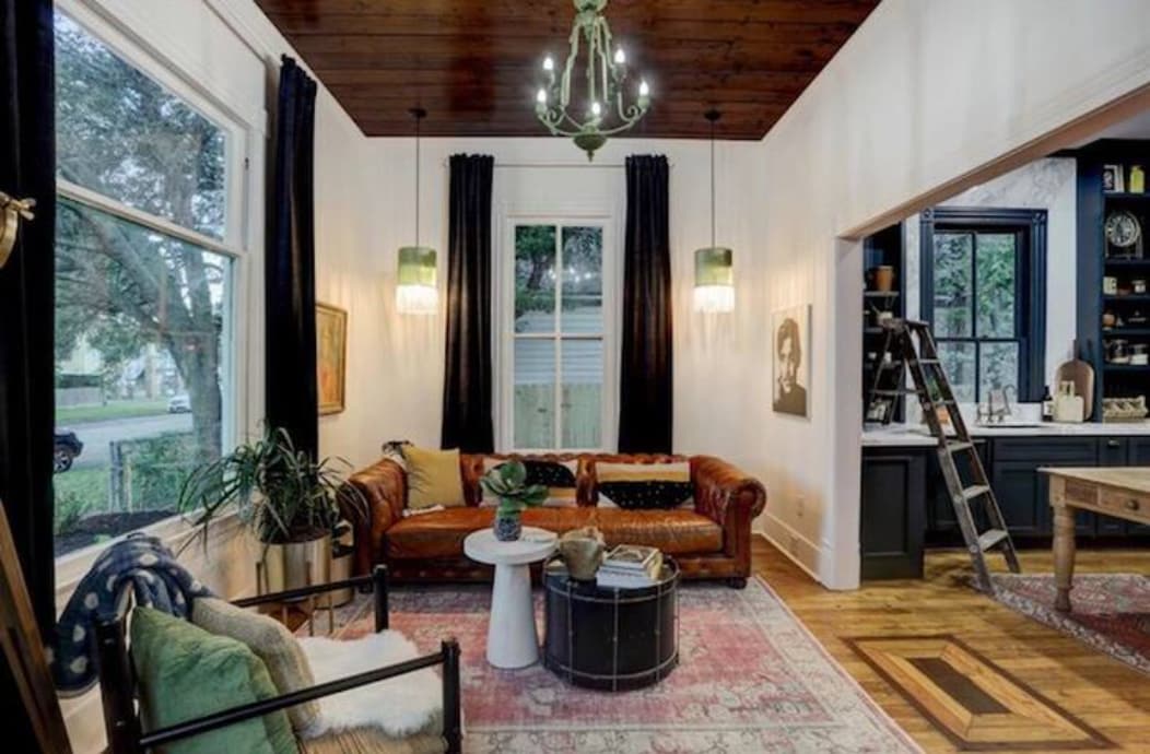 walk 2 beach! artistic home w/large backyard