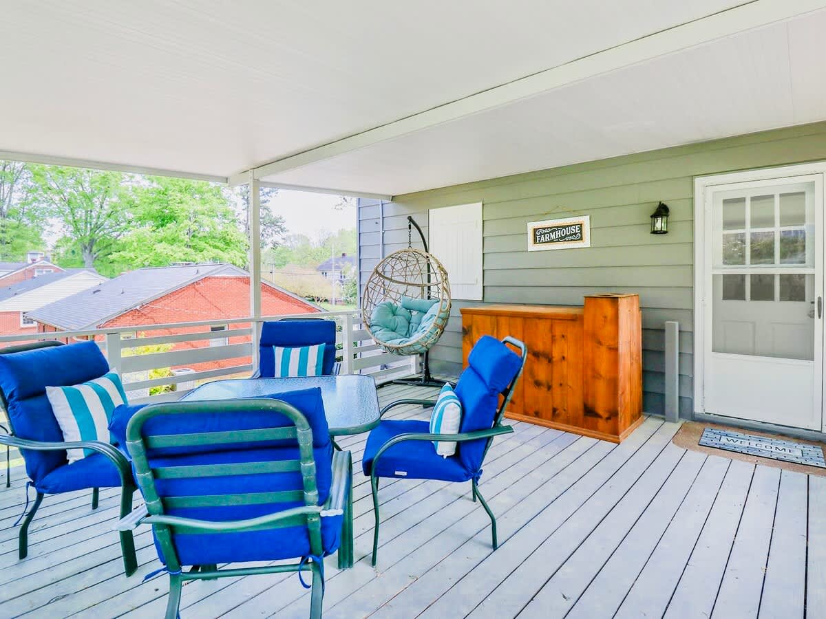 Home on Sunset: Warm, Relaxed, Family Ready