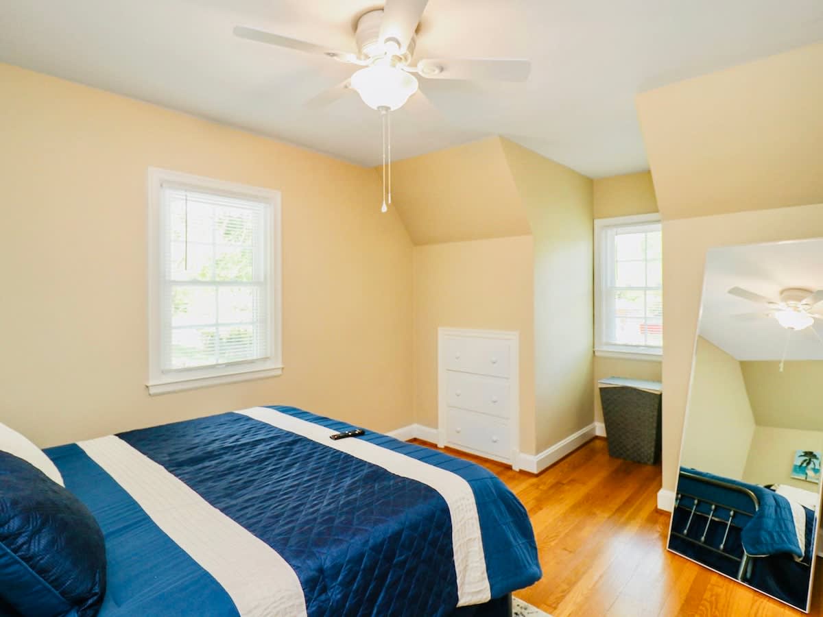 Home on Sunset: Warm, Relaxed, Family Ready