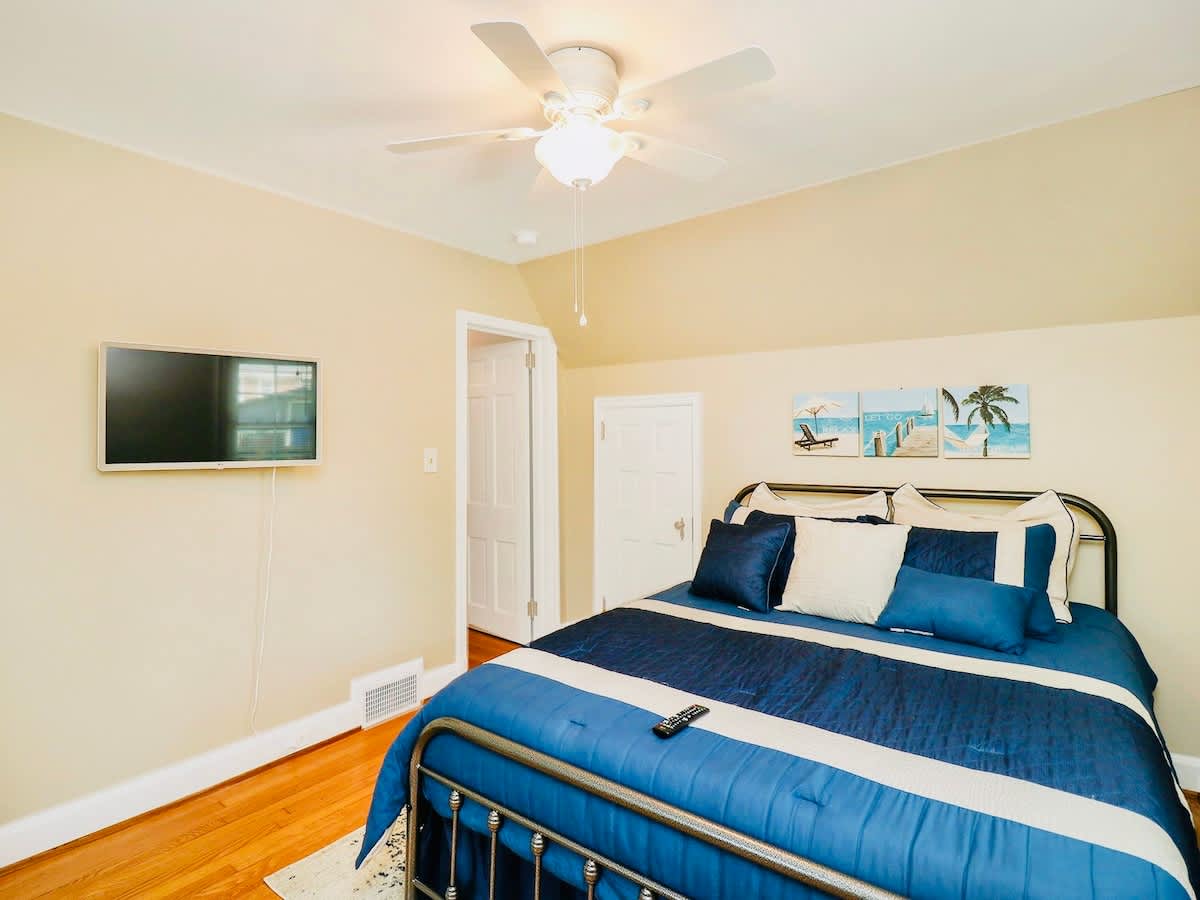 Home on Sunset: Warm, Relaxed, Family Ready