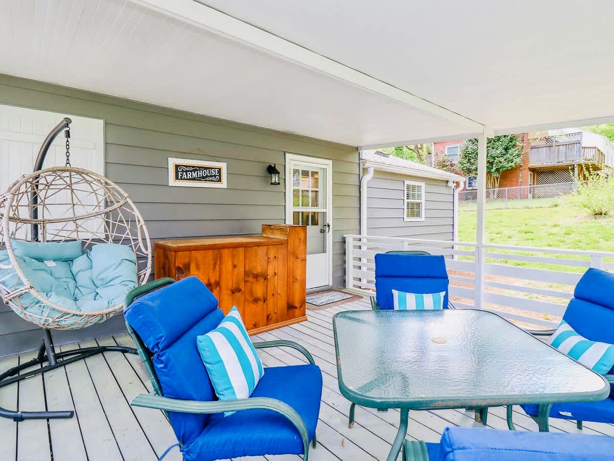 Home on Sunset: Warm, Relaxed, Family Ready